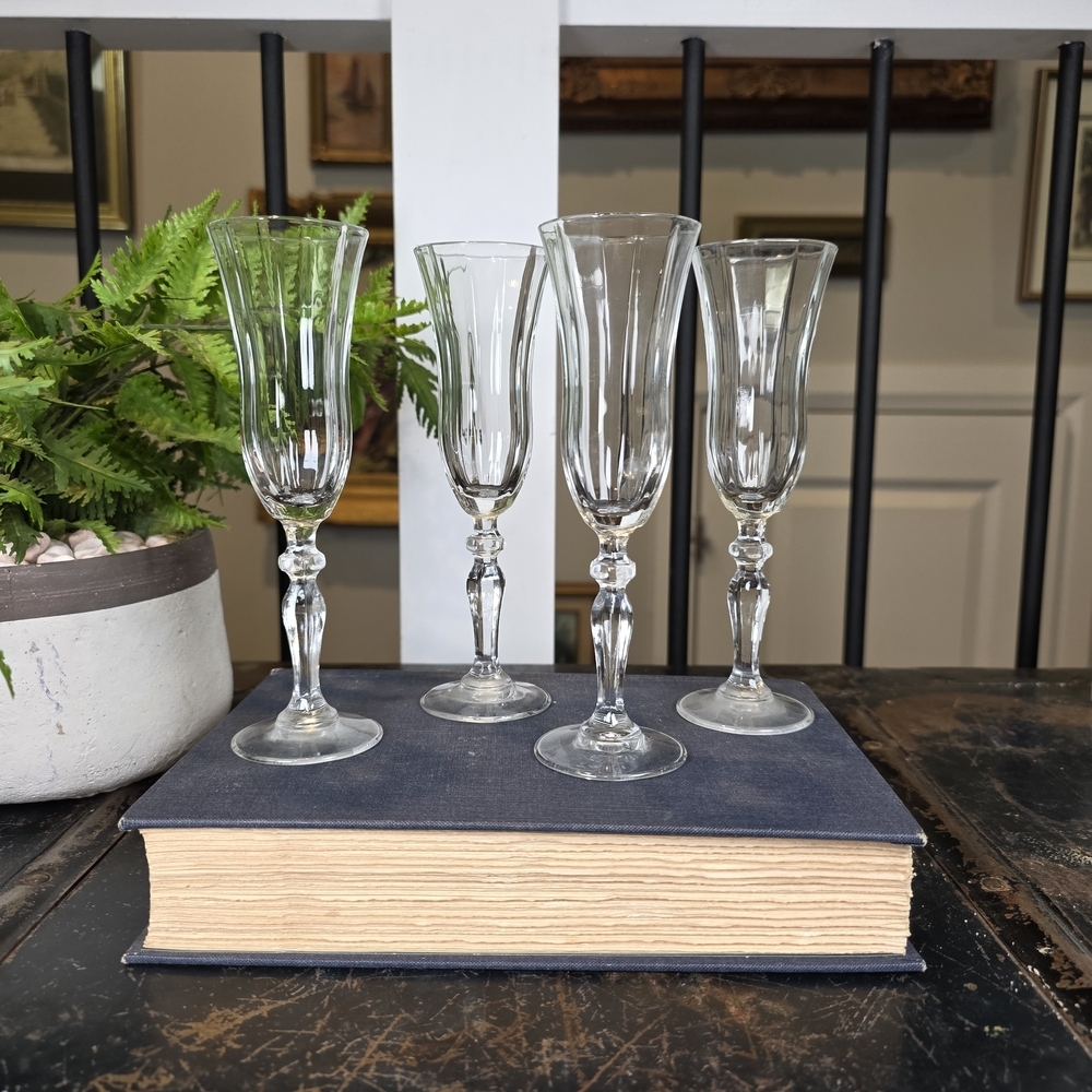 Set of 4 Vintage Fluted Champagne Flutes | Ribbed Cup & Ball Stem Glassware